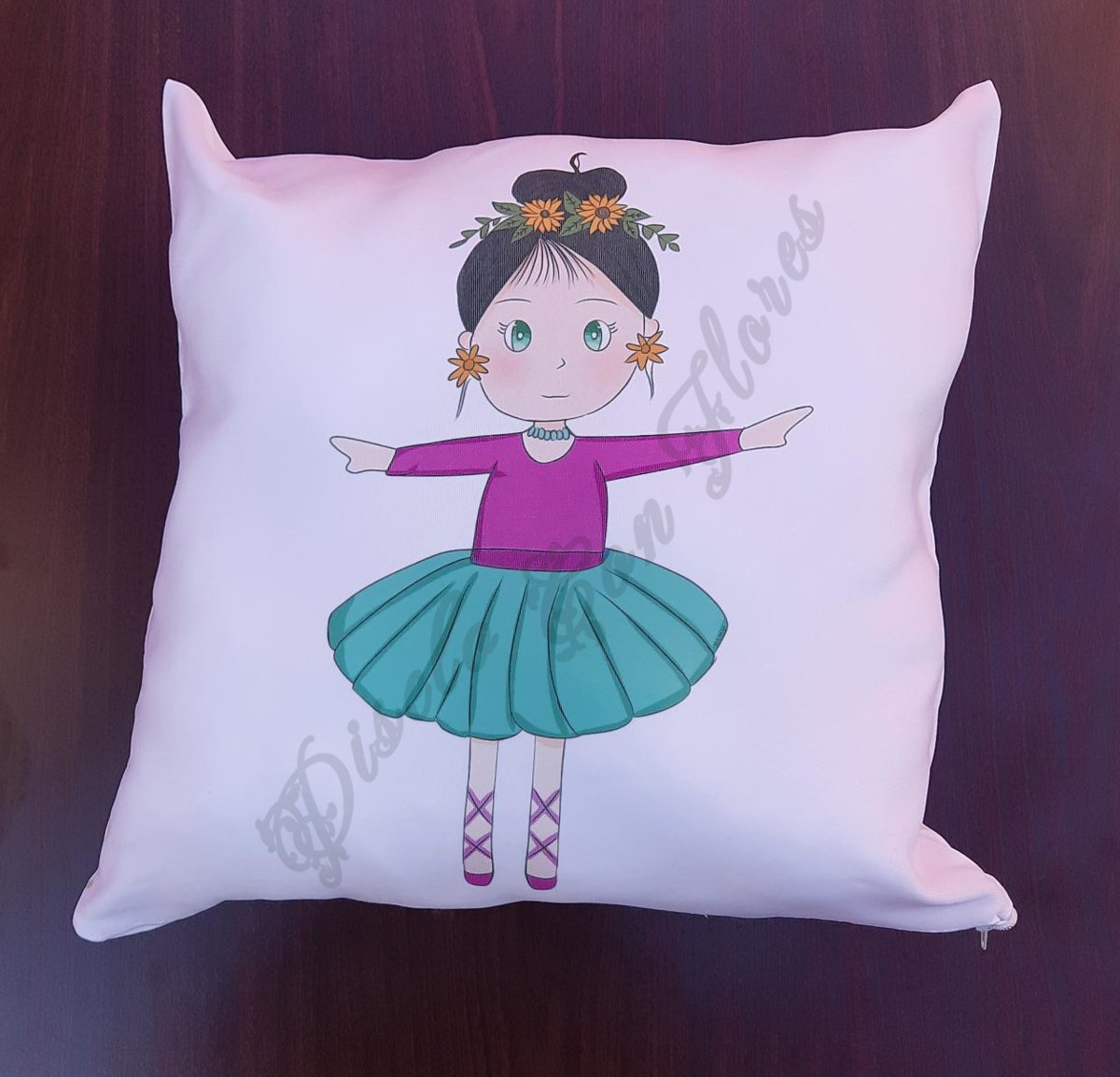 Cojín Niña Bailarina (blanco)